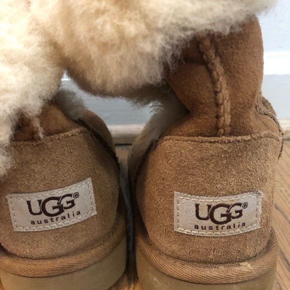 UGG Girls' Button Triplet boot - Picture 11 of 14
